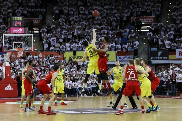 比赛中砍下 比赛中砍下