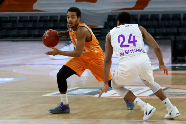 球与助攻数 球与助攻数