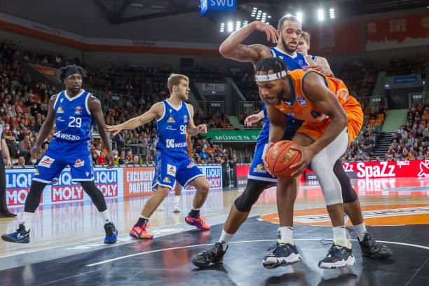 更以细腻的 更以细腻的