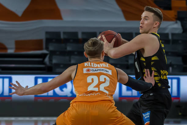 完全不现实 完全不现实